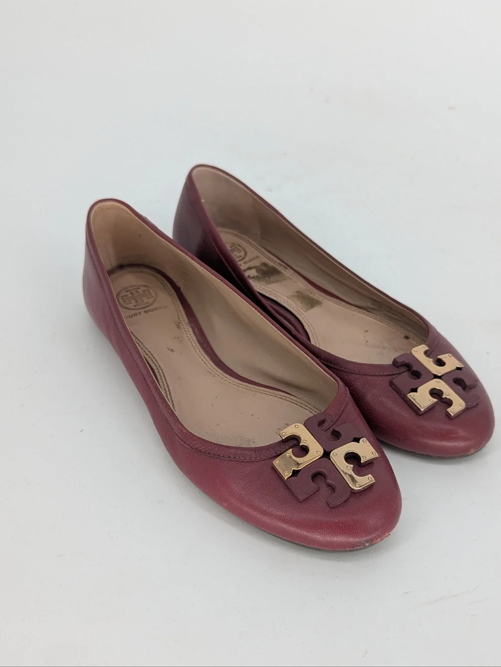 Tory Burch Leather Logo Ballet Flats Burgundy size 8 Gold Hardware preppy
